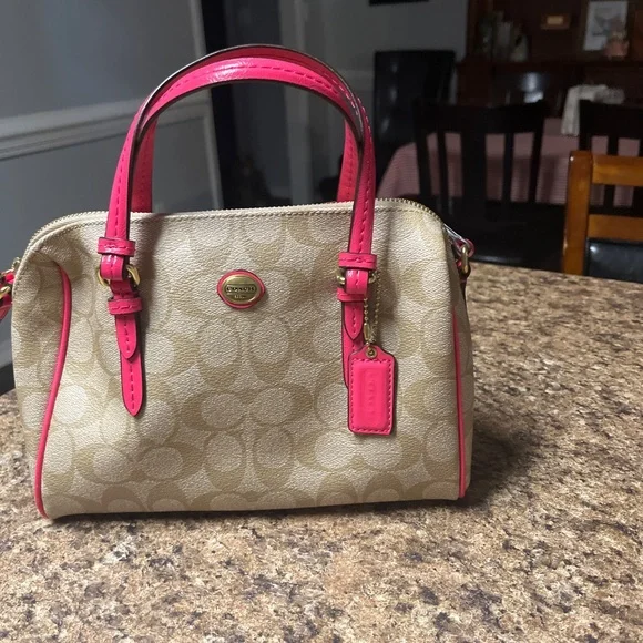 Coach purse - Picture 2 of 3